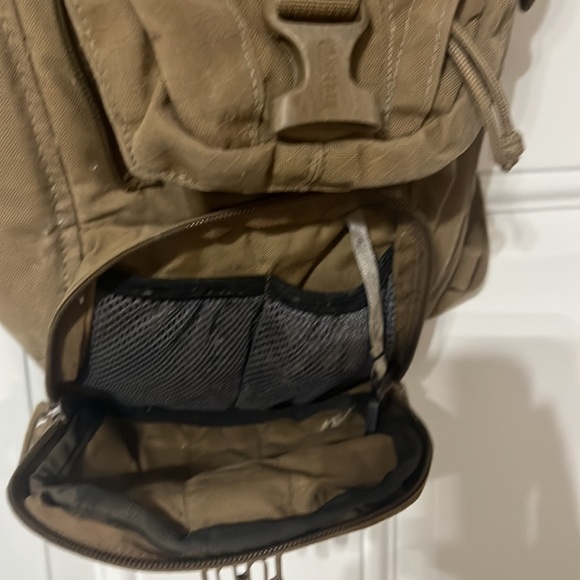 USMC Issued Camelbak Ambush™ 100oz Mil Spec Crux - Picture 5 of 7